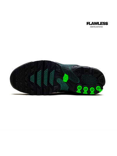 Nike Air Max Plus Drift "Black Volt"