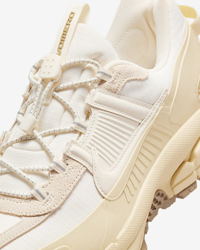Nike Zoom Vomero Roam "Pale Ivory"