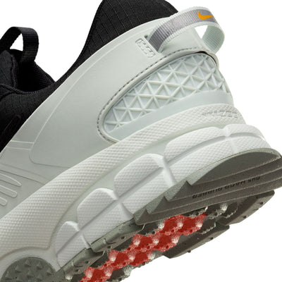 Nike Zoom Vomero Roam "Black Light Silver"