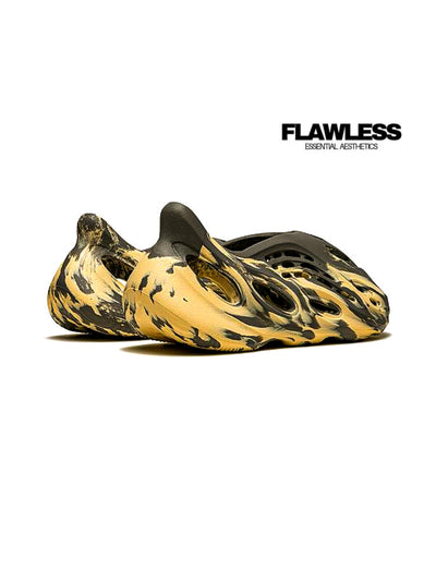 Yeezy Foam Runner MXT "Moon Gray" sandals