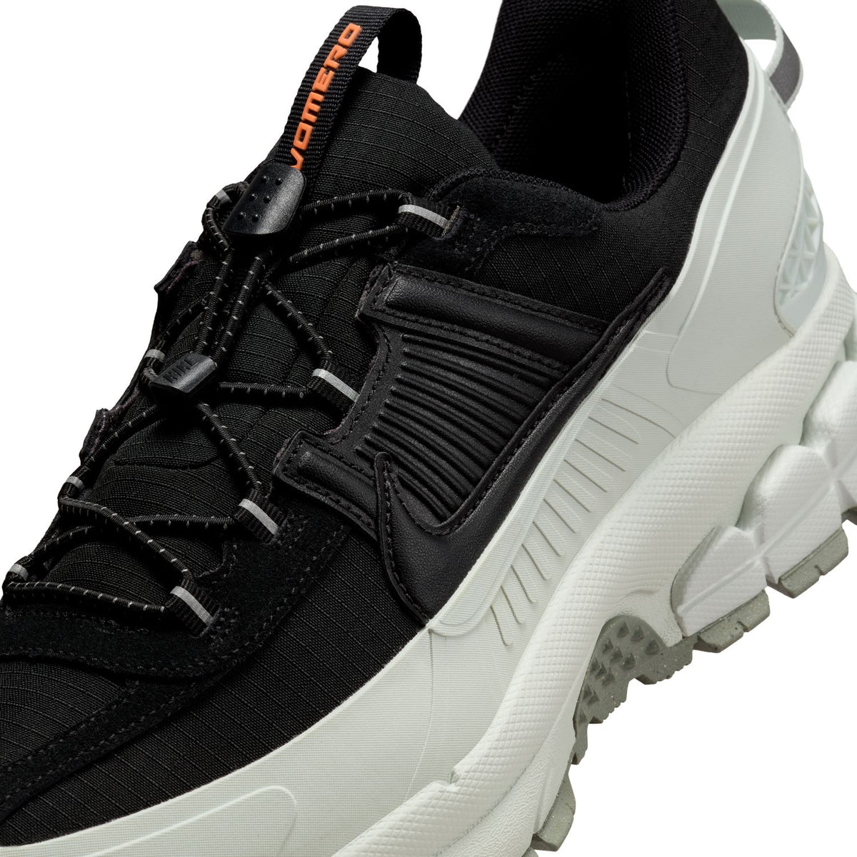 Nike Zoom Vomero Roam "Black Light Silver"