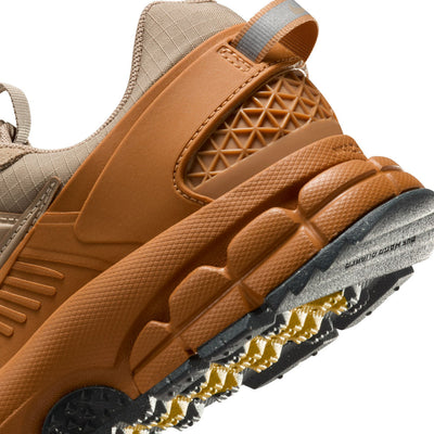 Nike Zoom Vomero Roam "Flax"