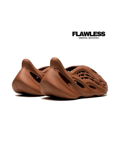 Yeezy Foam Runner "Flax" sandals