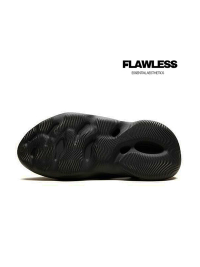 Yeezy Foam Runner "Carbon" sandals